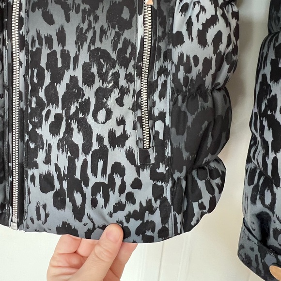 Obermeyer Leopard Print Puffer Jacket – Women’s Size 8 Ski Snowboard Winter Coat - Picture 3 of 16